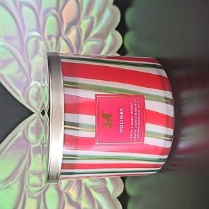 Bath And Body Works 3 wick candle Holiday